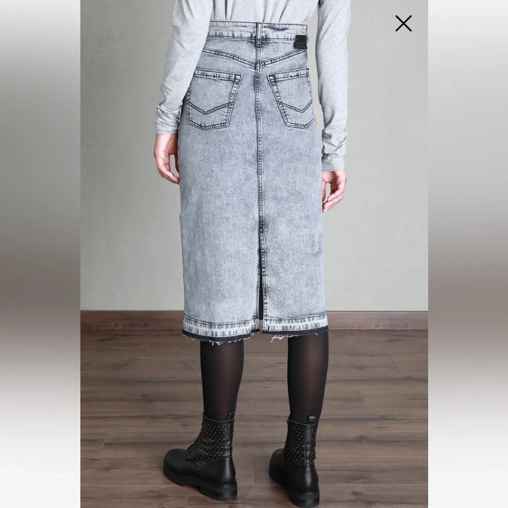 SOLD! On eBay Max Mara Marella Sport Denim Cut-Label Pencil Skirt.Sz:IT40 - Picture 3 of 15